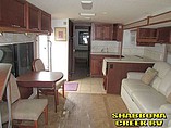 2004 Winnebago Adventurer Photo #9