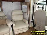 2004 Winnebago Adventurer Photo #12