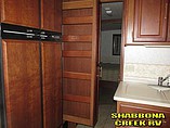2004 Winnebago Adventurer Photo #19