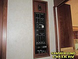 2004 Winnebago Adventurer Photo #21