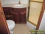 2004 Winnebago Adventurer Photo #23