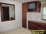 2004 Winnebago Adventurer Photo #28