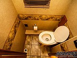 2006 Winnebago Adventurer Photo #16