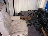 2002 Winnebago Adventurer Photo #5