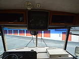 1999 Winnebago Adventurer Photo #25