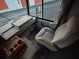 1999 Winnebago Adventurer Photo #26