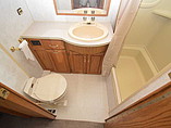 1999 Winnebago Adventurer Photo #40