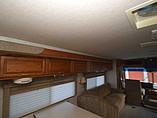 1999 Winnebago Adventurer Photo #43