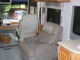 2002 Winnebago Adventurer Photo #6