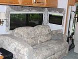 2002 Winnebago Adventurer Photo #8