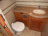 2015 Winnebago Adventurer Photo #21