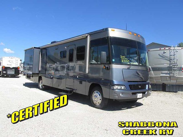 05 Winnebago Adventurer