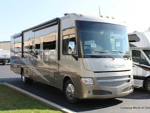 2015 Winnebago Adventurer Photo