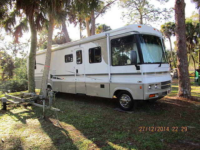 02 Winnebago Adventurer