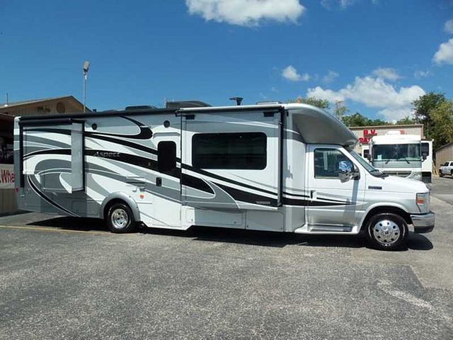 2015 Winnebago Aspect Photo