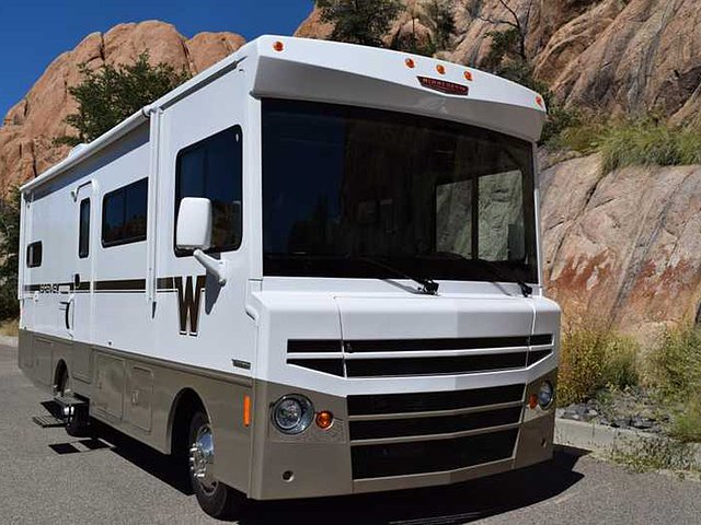 2015 Winnebago Brave Photo