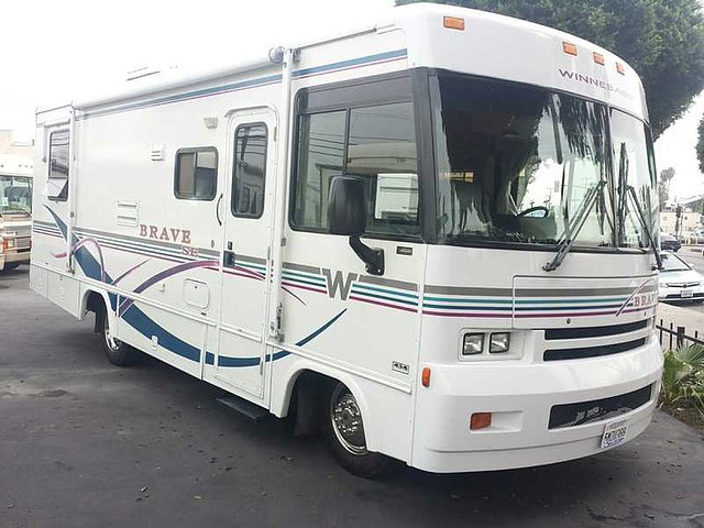 2000 Winnebago Brave Photo