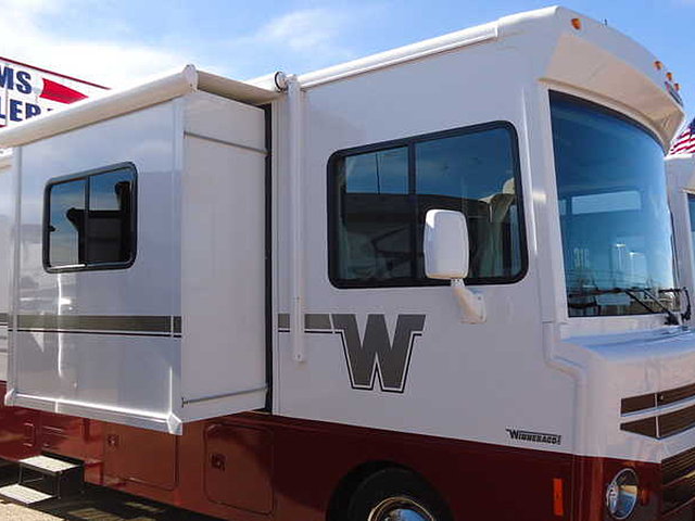 2015 Winnebago Brave Photo