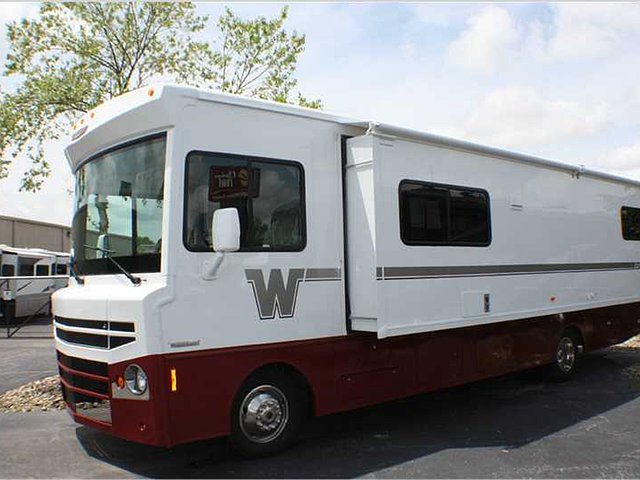 16 Winnebago Brave