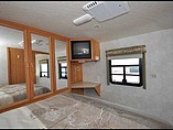 2004 Winnebago Brave Photo #12