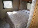 2007 Winnebago Chalet Photo #16