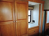 2009 Winnebago Chalet Photo #9