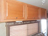 2009 Winnebago Chalet Photo #9