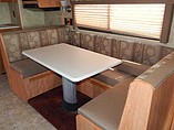 2009 Winnebago Chalet Photo #10