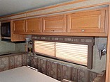 2009 Winnebago Chalet Photo #11