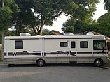 1999 Winnebago Chieftain Photo #2