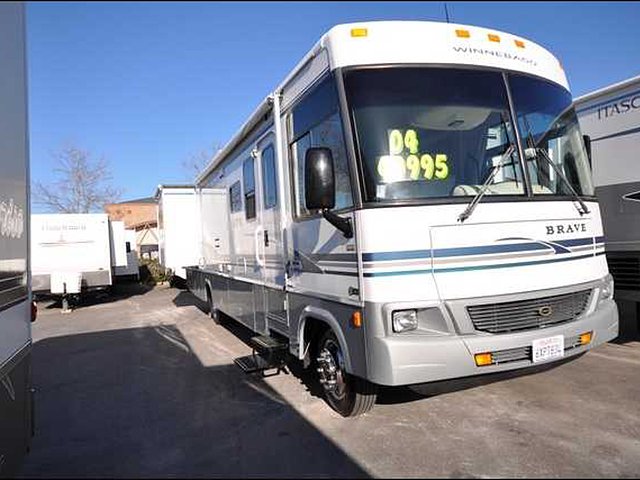 2004 Winnebago Brave Photo