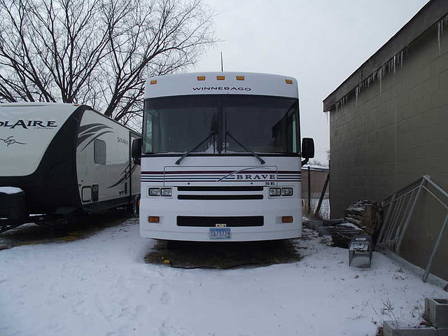 1999 Winnebago Brave Photo