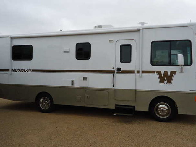 2015 Winnebago Brave Photo