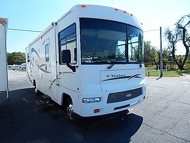 2009 Winnebago Chalet Photo