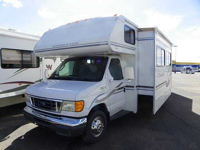 2005 Winnebago Chalet Photo