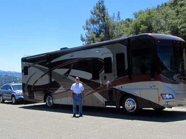 2009 Winnebago Destination Photo