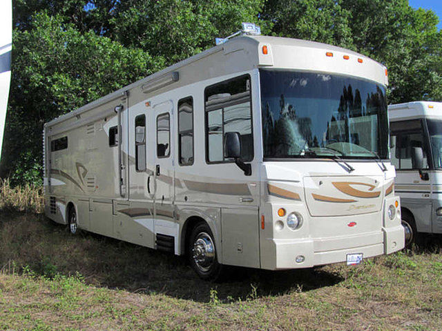 2008 Winnebago Destination Photo