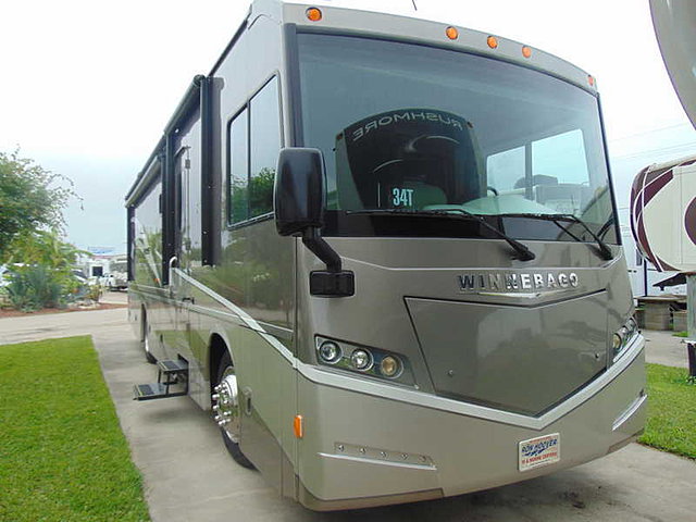 2014 Winnebago Forza Photo