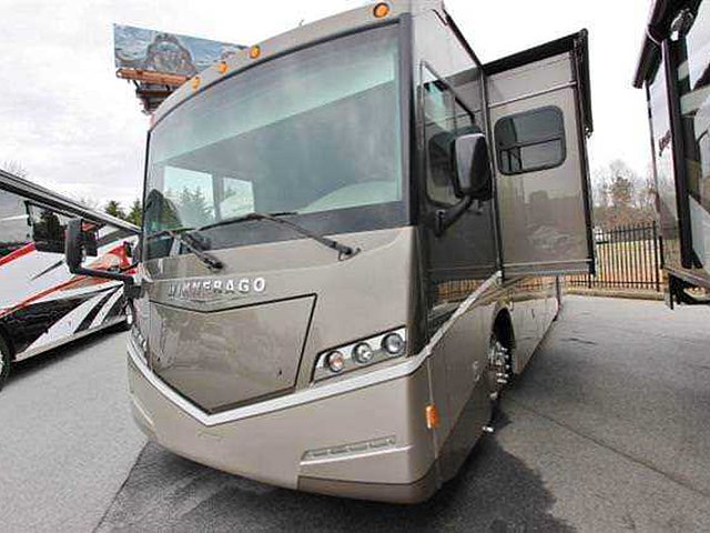 2015 Winnebago Forza Photo