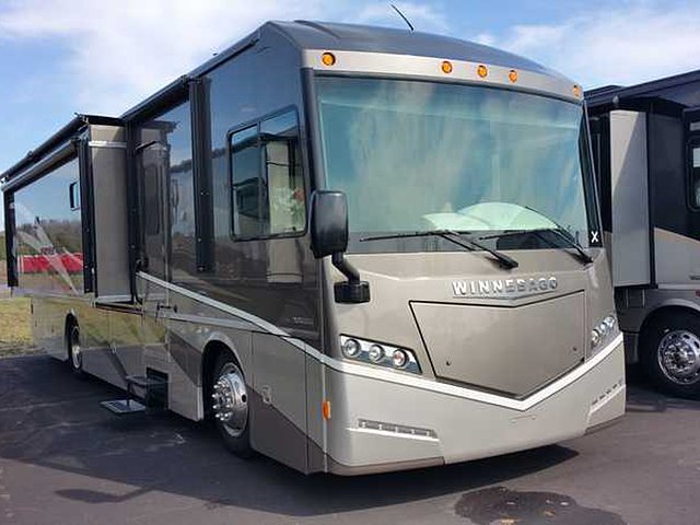 2015 Winnebago Forza Photo