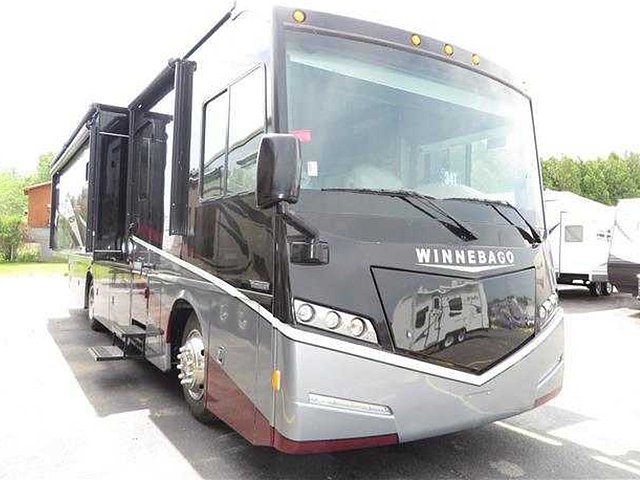 2016 Winnebago Forza Photo