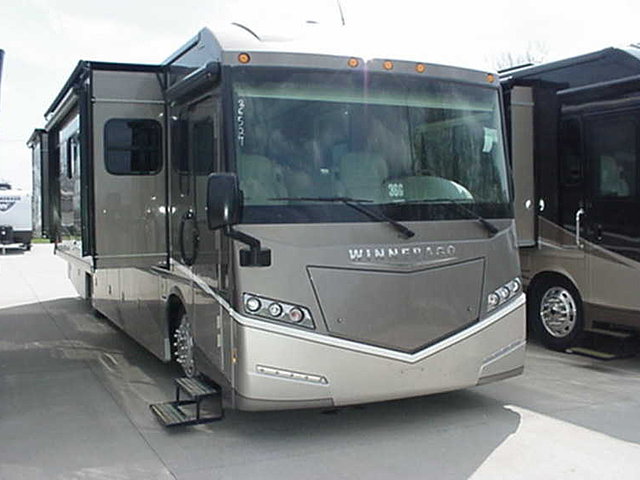 2016 Winnebago Forza Photo