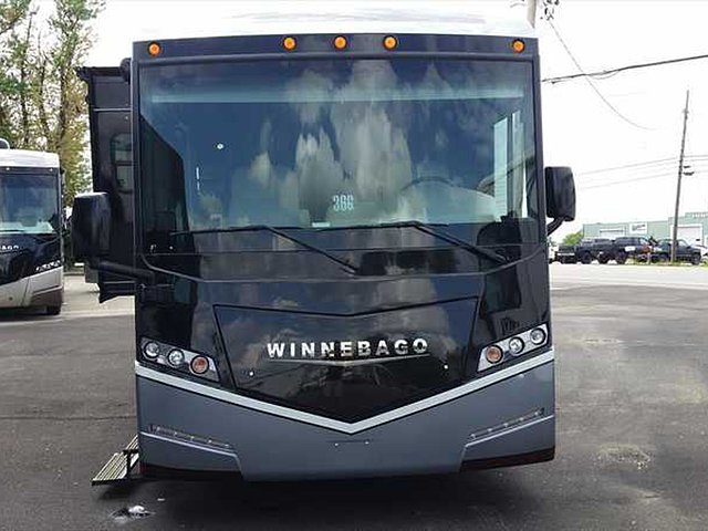 2016 Winnebago Forza Photo