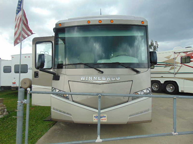 2014 Winnebago Forza Photo