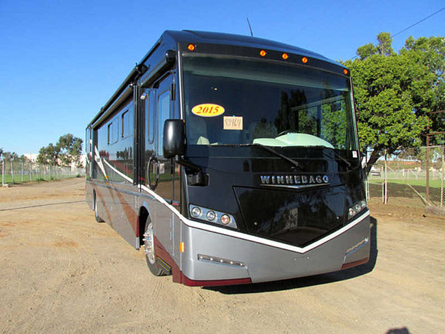 2015 Winnebago Forza Photo