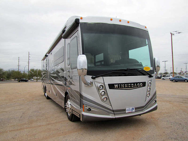 2015 Winnebago Grand Tour Photo
