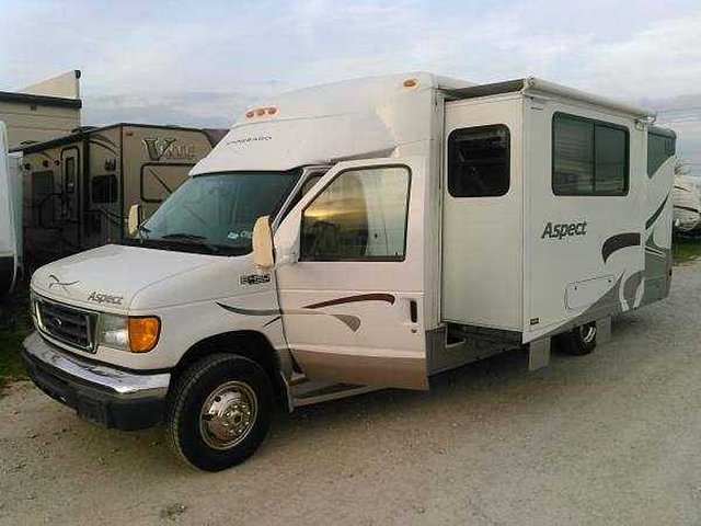 2005 Winnebago Winnebago Photo