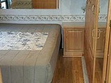 2001 Winnebago Journey Photo #23