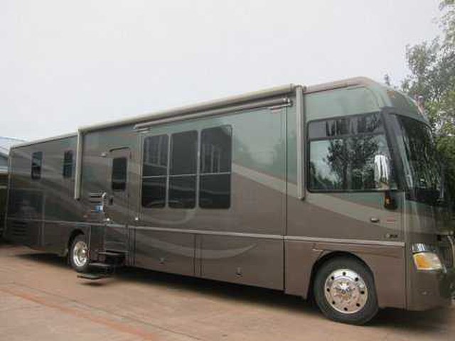 2006 Winnebago Itasca Photo