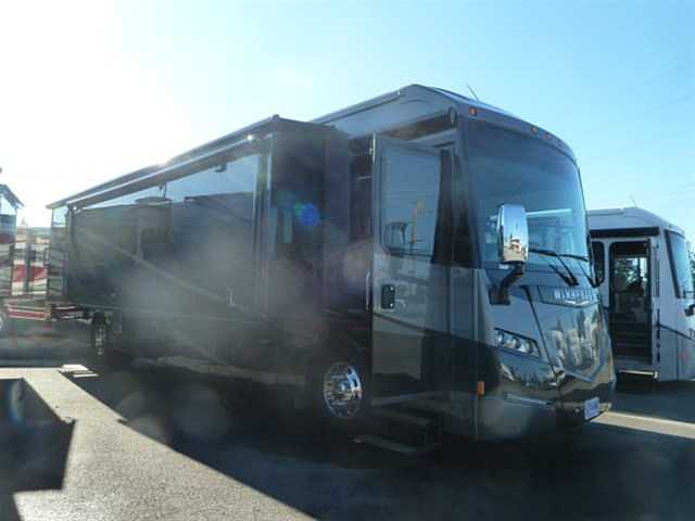 2015 Winnebago Journey Photo